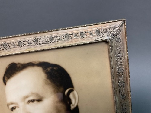 Vintage Ornate Silver Plate Metal Photo Frame 8X10 Mid Century Easel & Hanging - Picture 3 of 9