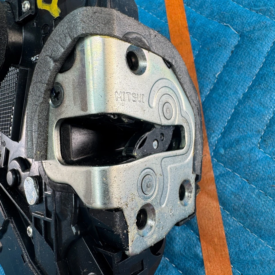 05-12 TOYOTA AVALON XL ACTUADOR DE CIERRE DE PUERTA DE PASAJERO DELANTERO DERECHO OEM Foto 4 de 4