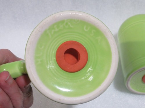 Fiesta Ware Lime Green Salt Shaker Pepper set Range Top Fiestaware HLC USA - Picture 7 of 7