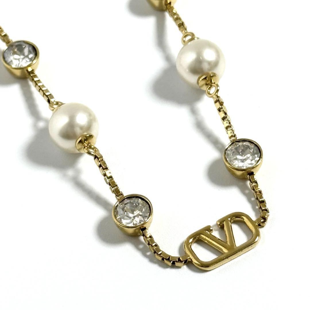 Valentino Women's Station V Logo Necklace (List Price: Approximately ¥140,000)