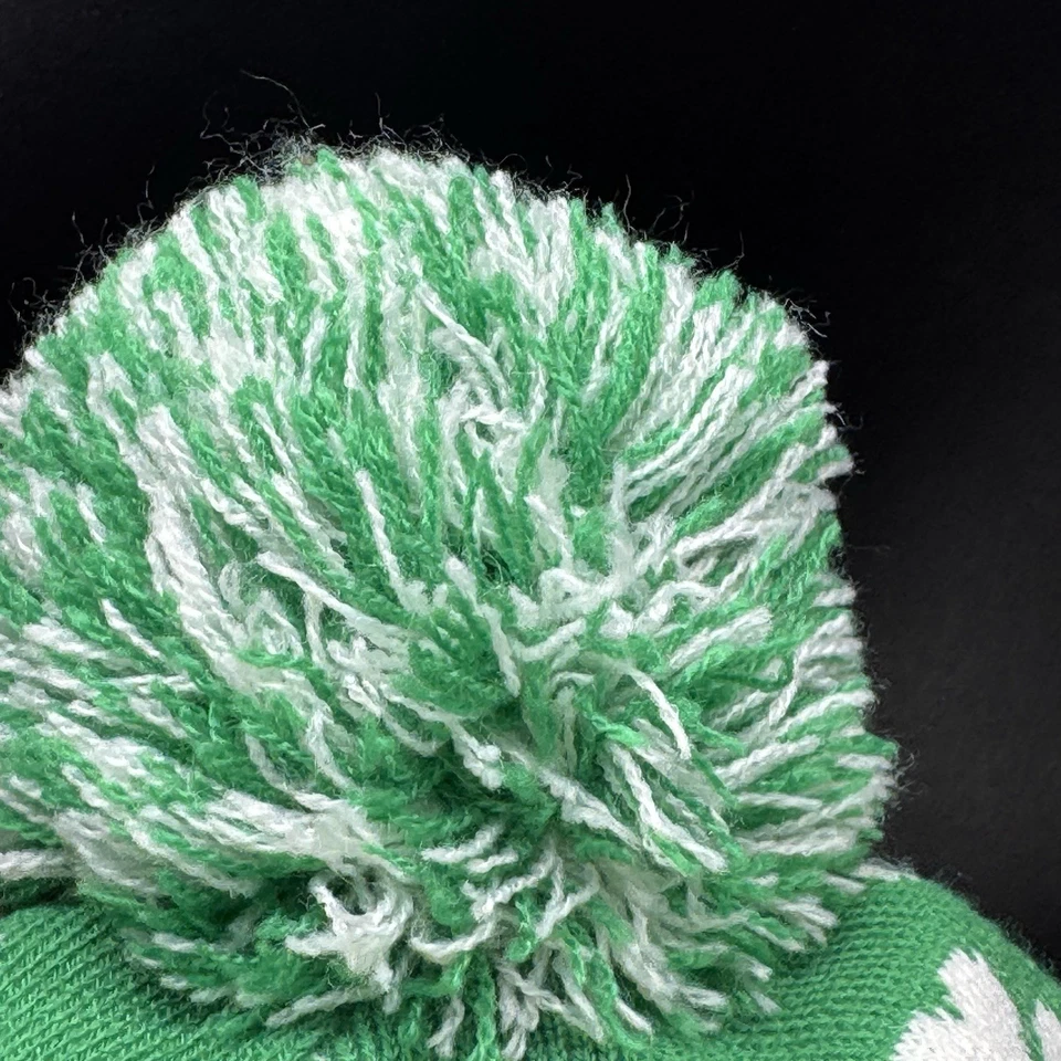 American Eagle Outfitters Trébol Tejido Pom Pom Gorro Sombrero Día de San Patty’s Verde Foto 2 de 4
