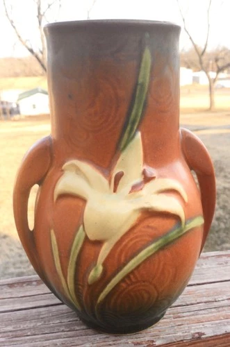 Roseville ZEPHYR LILY 6.25” Pottery Vase 130-6” double handle brownish green