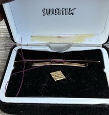 Vintage Swank 1 Cuff links & Tie Clap Bar Gold Tone Emblem Marked Swank  In Box