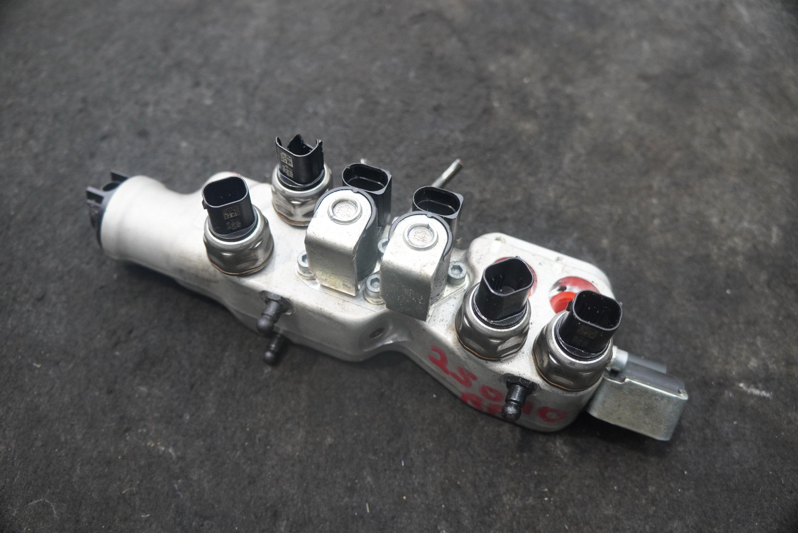 Hydraulic Suspension Pump Valve Block 14B0276CP OEM McLaren 720S 2018 *Note*