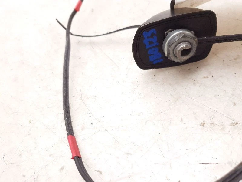 Antena Scion XD 2008 montada en el techo Foto 4 de 4