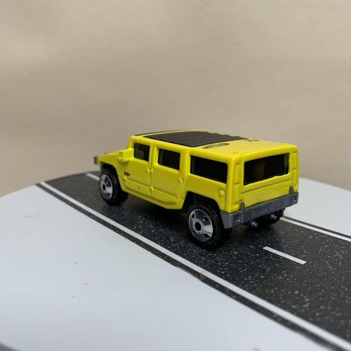 2002 Matchbox Hero City #73 Hummer H2 SUV Concept Yellow 1:72 w/Gray Base 1:72 - Picture 6 of 14