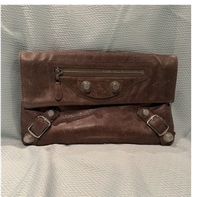 Balenciaga Clutch Leder Braun Metallknöpfe Reißverschluss abnehmbarer Spiegel