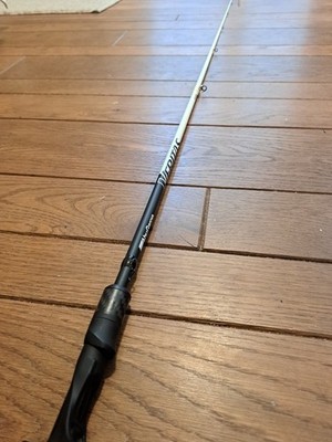 Abu Garcia Veritas Baitcaster Fishing Rod 6'6 Fast Medium Carbon. White Black