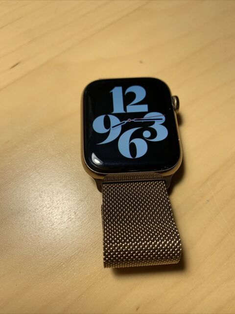 Apple Watch Series 4 44 mm Gold Stainless Steel Case with Gold Milanese Loop (GPS + Cellular