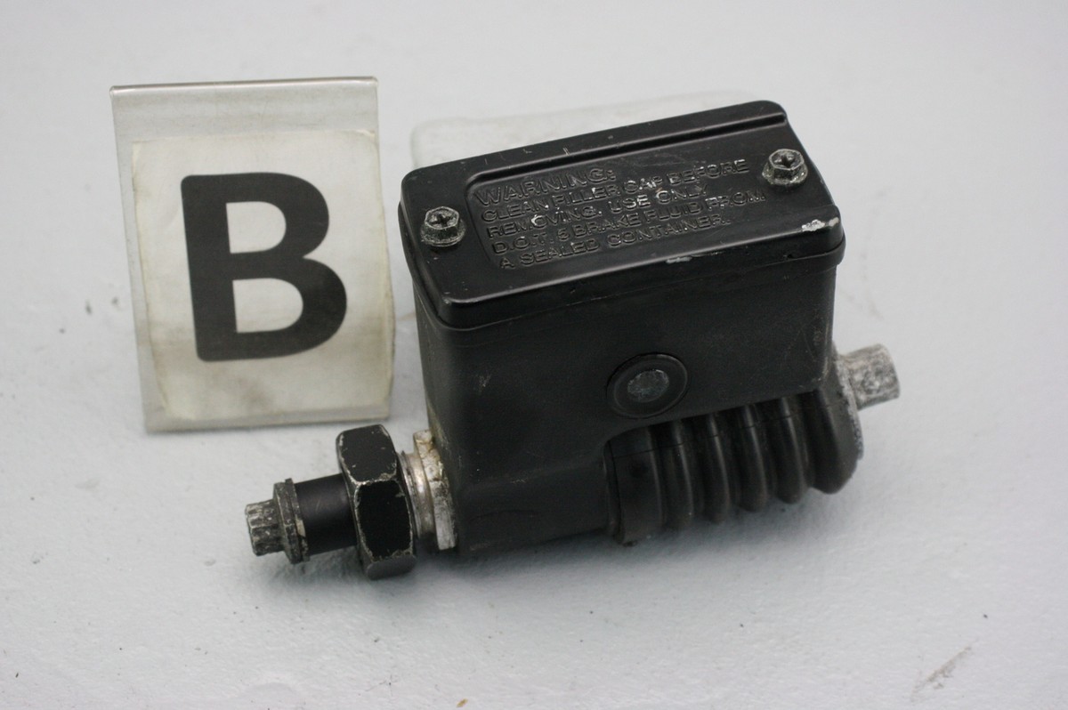 2004 Harley Dyna Rear Back Brake Master Cylinder 42474-90C | eBay