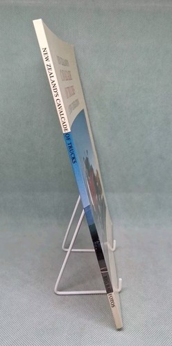 New Zealand's CAVALCADE OF TRUCKS - Edwin Mansell: 2003 SB, ISBN; 0473095564 - Picture 2 of 7