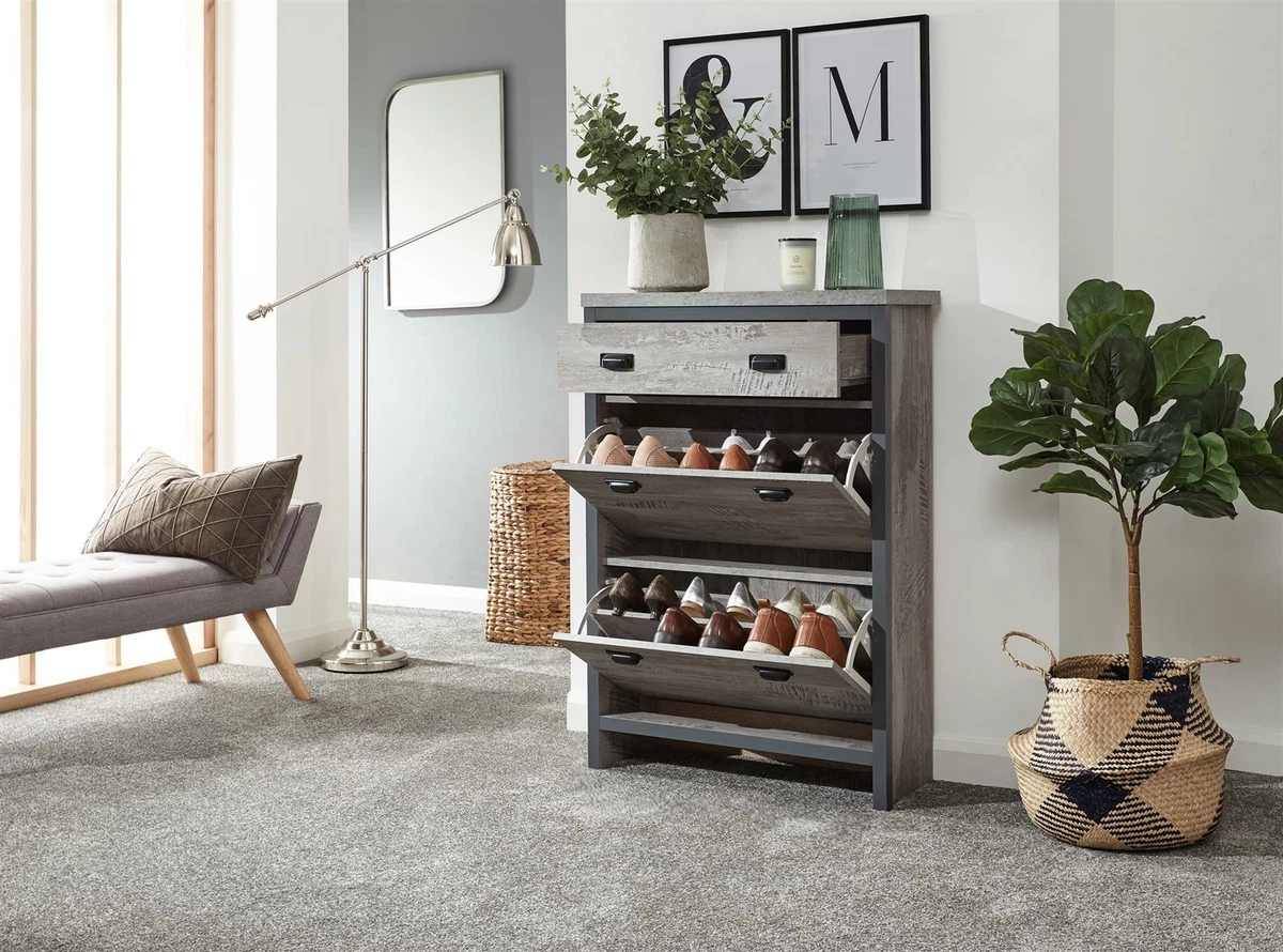 Range shoe sales cabinet