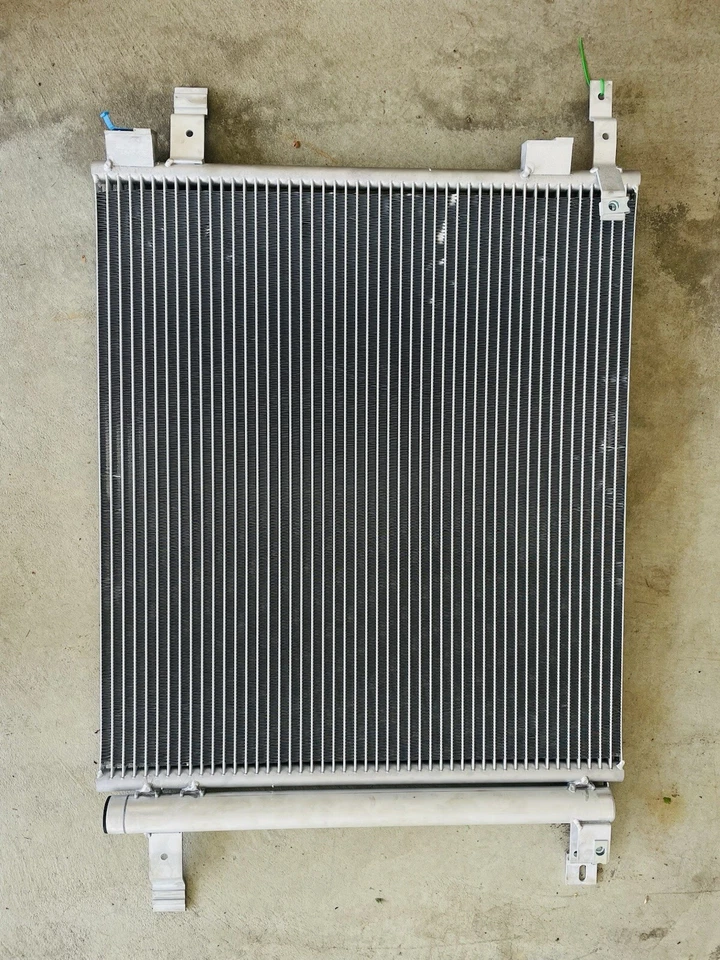 Condensador de CA sin receptor secador para Chrysler 200 2013 Foto 3 de 4