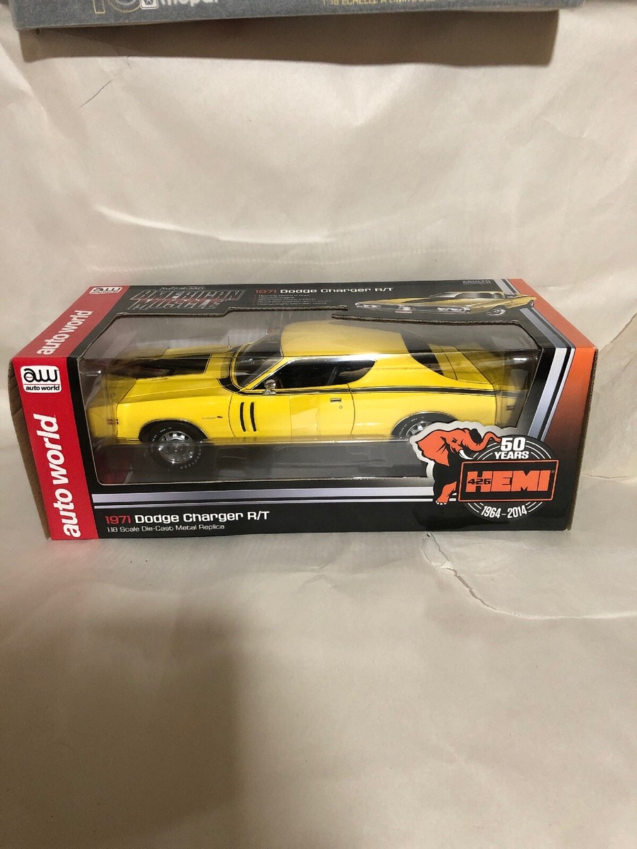 1971 Dodge Charger R/T Banana Yellow 1:18 Auto World 1031 | eBay