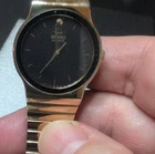 Vintage Seiko Quartz Gold Tone Analog Wristwatch Black Dial Bracelet Band