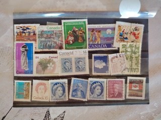 18 timbres Canada lot 723
