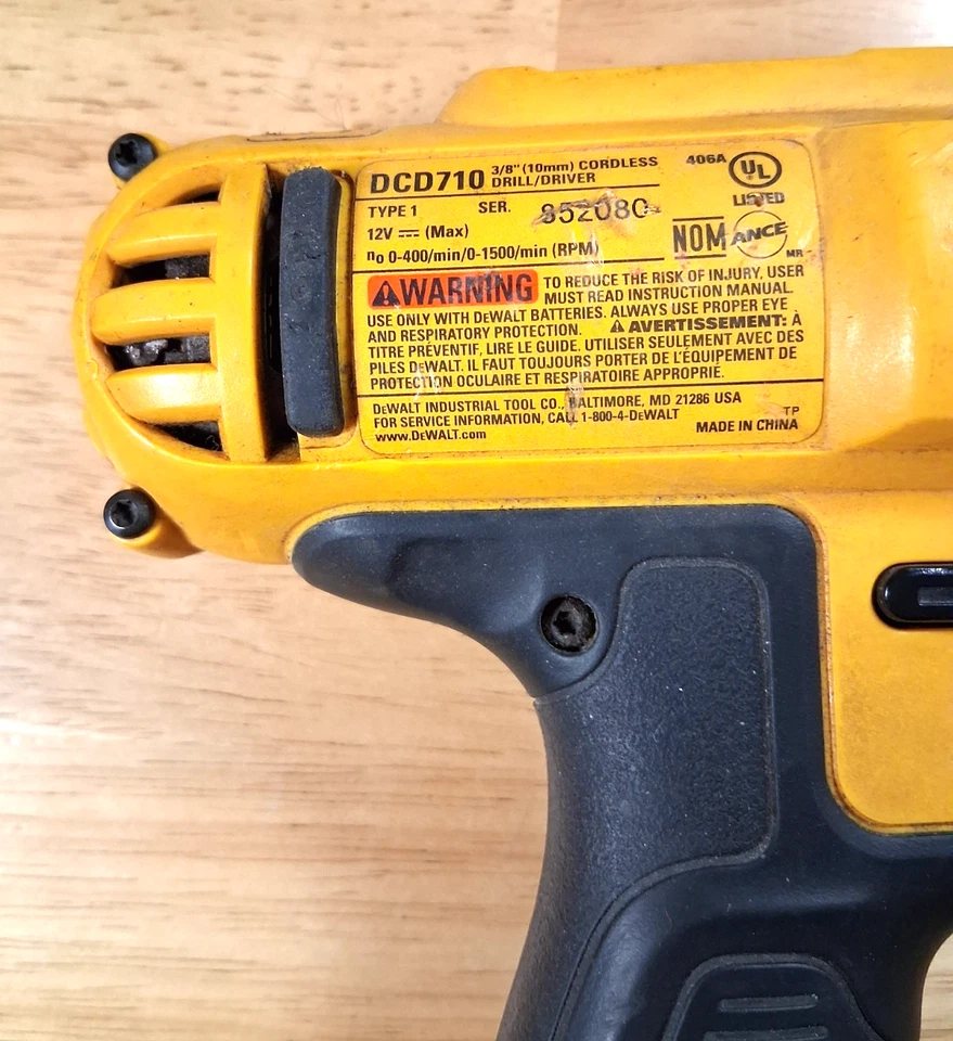 DeWalt 12V 3/8" Cordless Drill DCD710 with Battery (no charger)  Lightweight - Image 4 of 4