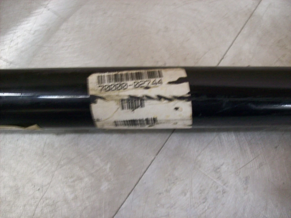 Eixo Kubota original do fabricante com cobertura de cera 70000-02744 - Imagem 4 de 4