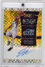 2018-19 Select Donovan Mitchell In Flight Signatures Gold Prizm Auto #'d 09/10