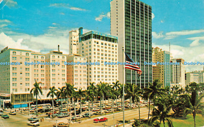 R519995 Florida Biscayne Boulevard eine belebte tropische Avenue typisch für Miami AAA C