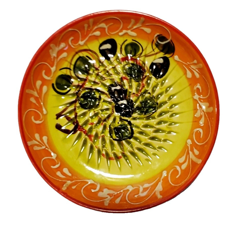 Многоцветные гетры и терки для чеснока