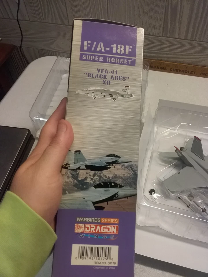 Dragon Wings 50179 F/A-18F Super Hornet 1:72 Black Aces US Navy VFA-41 XO - Image 2 of 4