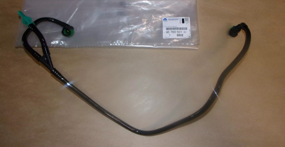Tuyau de carburant pour Citroën C5 III et DS5 - Durite de remplacement d'origine 9676950180