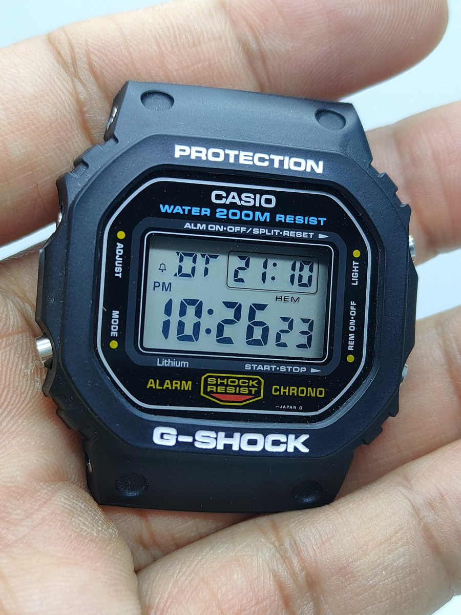 Vintage Casio G Shock DW-5600C-1 SCREWBACK 901 Mod 200M Vintage Casio G Shock DW-5600C-1 SCREWBACK 901 Mod 200M