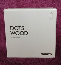 Neu im Karton Muuto The Dots Eiche Lars Tornoe Medium Holz Wand Kleiderbügel 13 cm taupe 