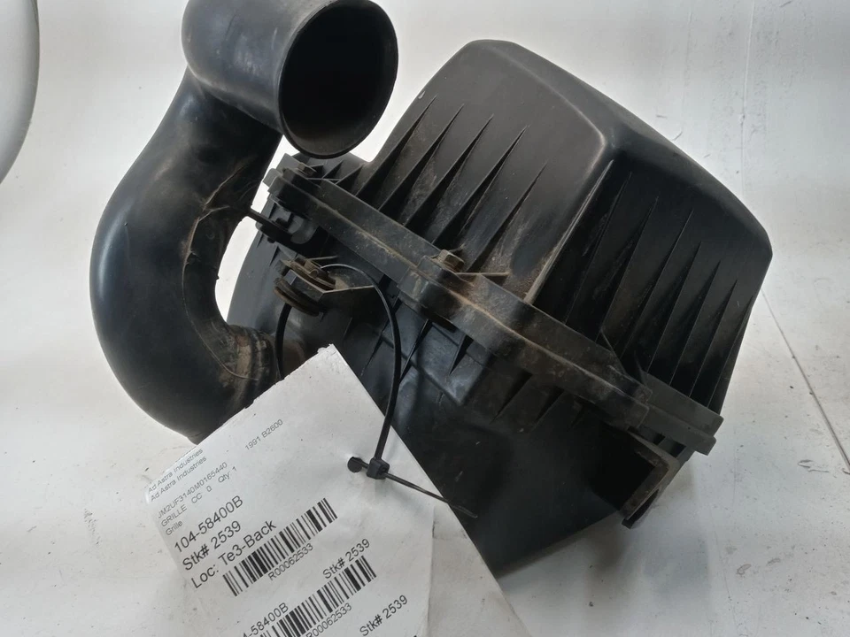 1990-1993 Mazda B2200 B2600 Front Grille Grill w/ Logo OEM Tested - Image 2 of 4