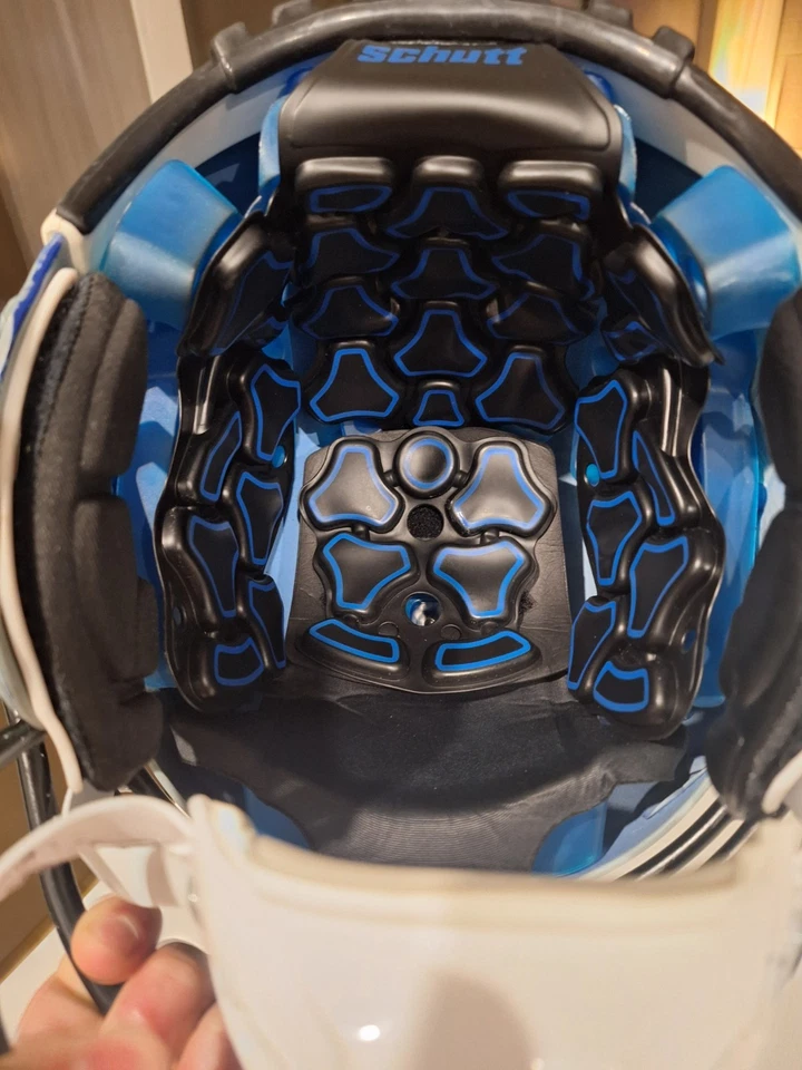 Schutt F7 VTD Large 23Inch Football Helmet Lightly used - image 3 of 4