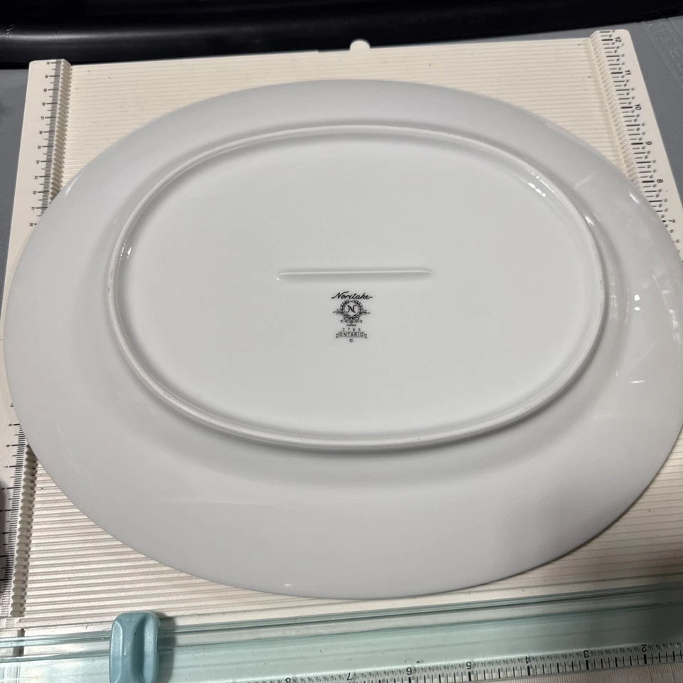 PLATO OVALADO grande Noritake China ONTARIO #3763 13,5" X 11" flores blancas/rosas Foto 3 de 3