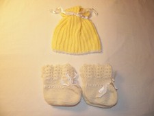 Vintage Handmade Crochet Knit 2 Baby infant Bootie Sock Pairs beautiful  1 hat