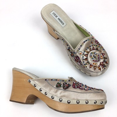 steve madden beige slip ons