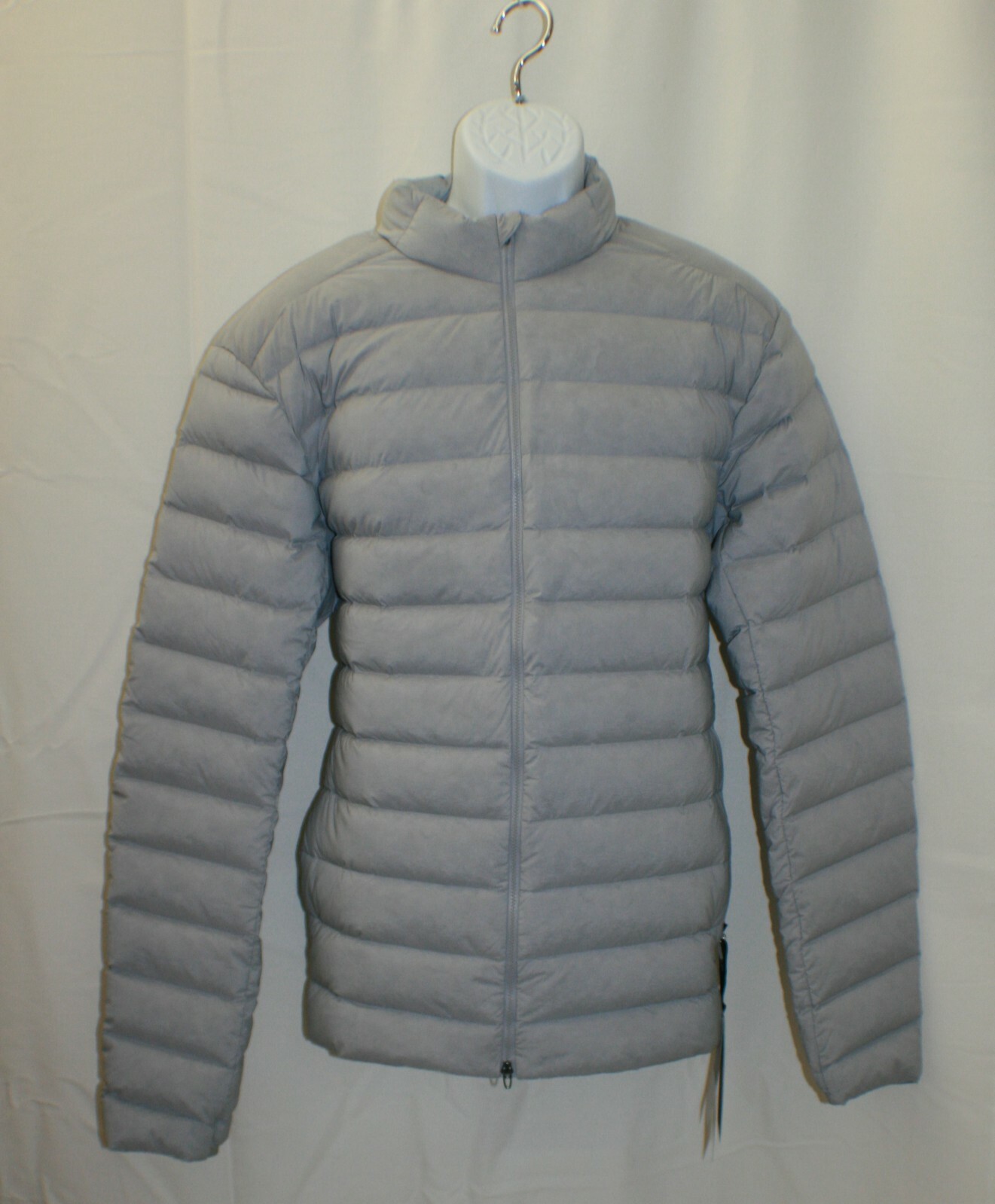 Lululemon Grey Navigation Stretch Down 
