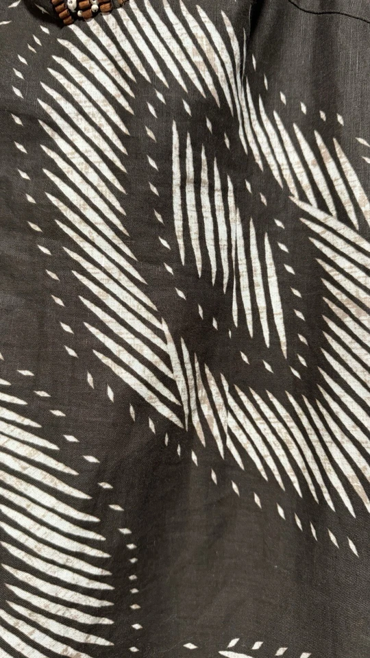 Vestido para mujer Spense marrón con cuentas de madera estampado de safari tribal sin mangas cuello en V 6 Foto 4 de 4