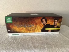 GreenLight Artisan 1:18 Supernatural 1967 Chevrolet Impala w/ Sam Dean Figures
