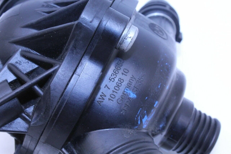 2006 BMW 530i Coolant Valve Thermostat Housing - 11537536655 OEM Used — 第 4/4 张图片