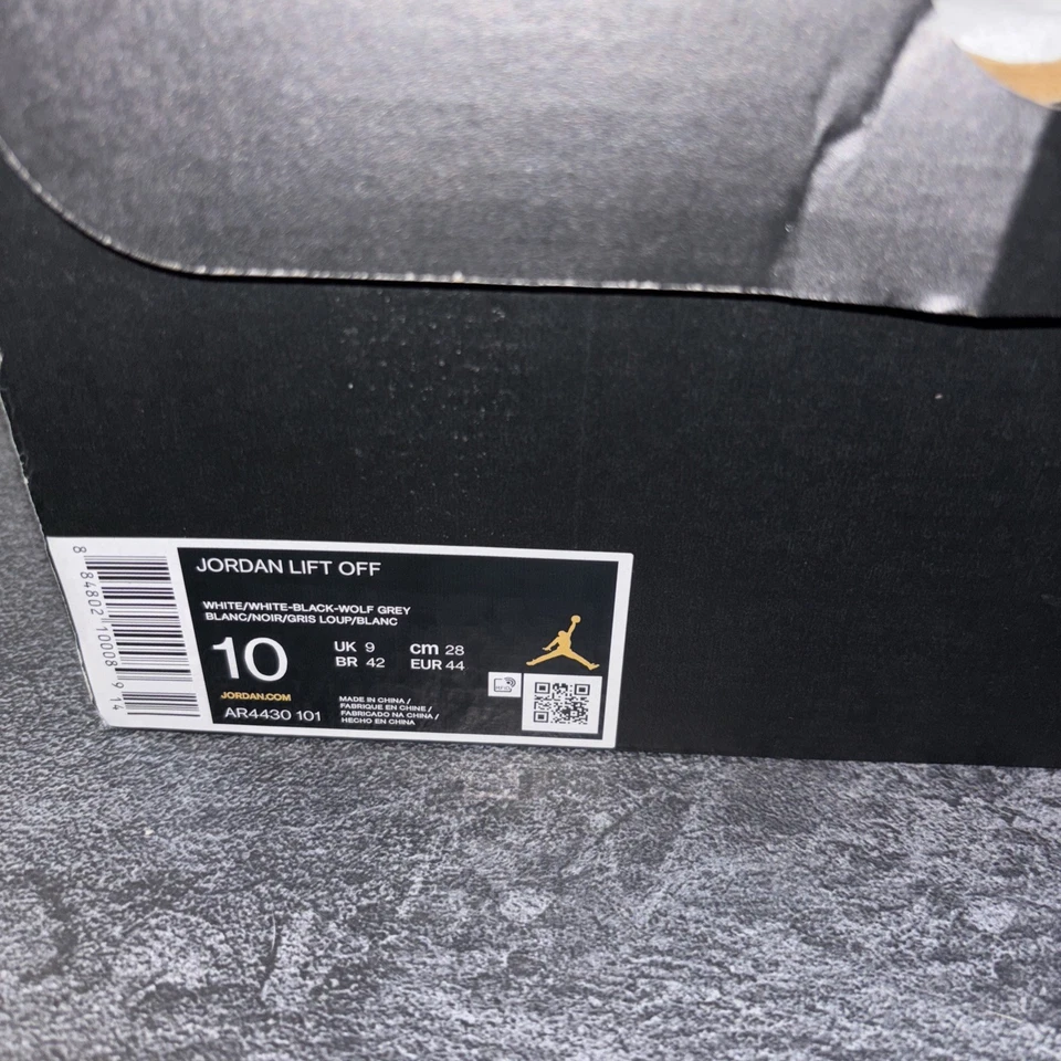 Zapatos de baloncesto Nike Air Jordan Lift Off blancos negros gris lobo talla 10 para hombre usados en excelente estado Foto 2 de 4