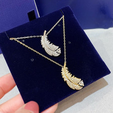 Swarovski misteriosa collana di piume di diamante pieno da donna, con Swarovsk