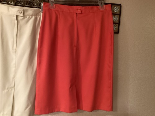 De Colección Adolfo Intern’l Mujeres Faldas en Hueso, Coral o Negro 29”Wx24”L Talla 10 ELIGE - Imagen 7 de 10