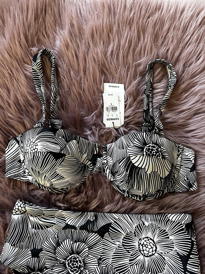 Top e inferior de natación Express para mujer contorno corporal balconette estampado talla M Foto 2 de 4