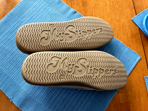 NEW My Slippers By My Pillow Women’s Leather Slip On, All Season, Size 9 - Picture 3 of 6