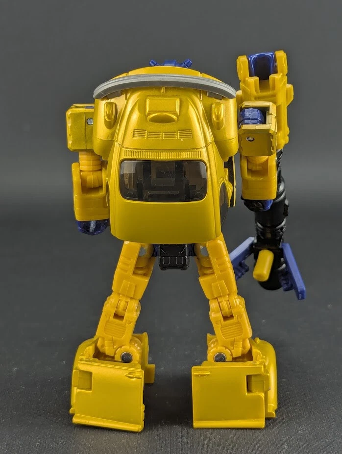 Transformers Legacy Goldbug complete Buzzworthy Bumblebee Creatures Collide - Image 3 of 4