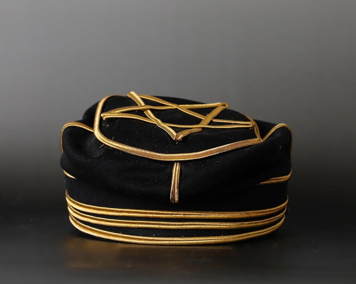 Rare Japanese imperial army officer hat with storage box.1920