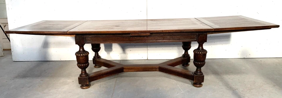 Table de style renaissance en chene XX siècle - Photo 4/4