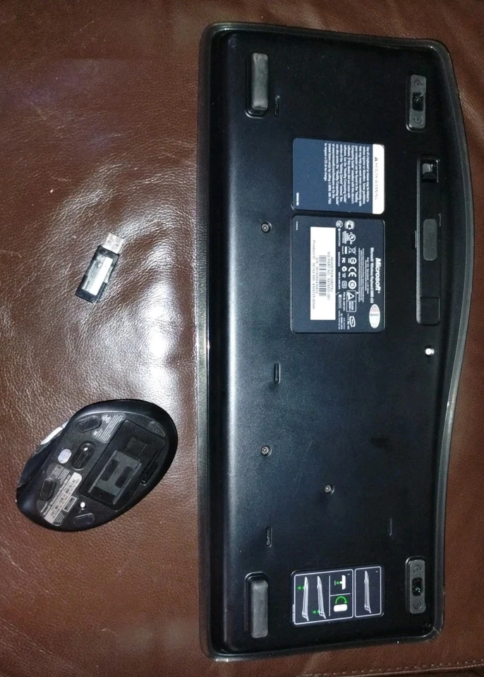 Microsoft Wireless Laser Desktop Combo 6000 v3, Includes: Keyboard, Mouse, USB - Image 4 of 4