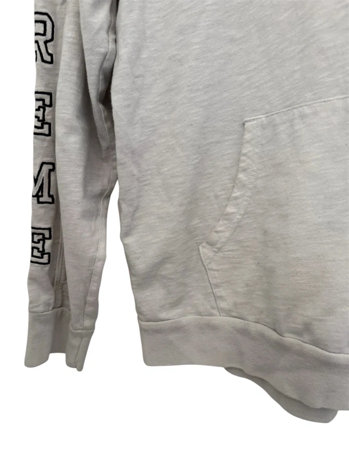 Supreme logo white hoodie cotton  size medium Men’s Streetwear - make an offer - Image 2 of 4