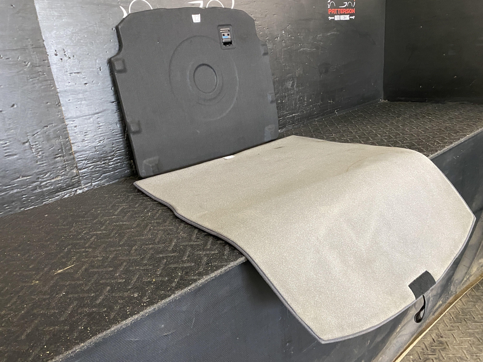 11-18 BENTLEY CONTINENTAL GT TRUNK CARPET & SPARE TIRE COVER 3W0863547F