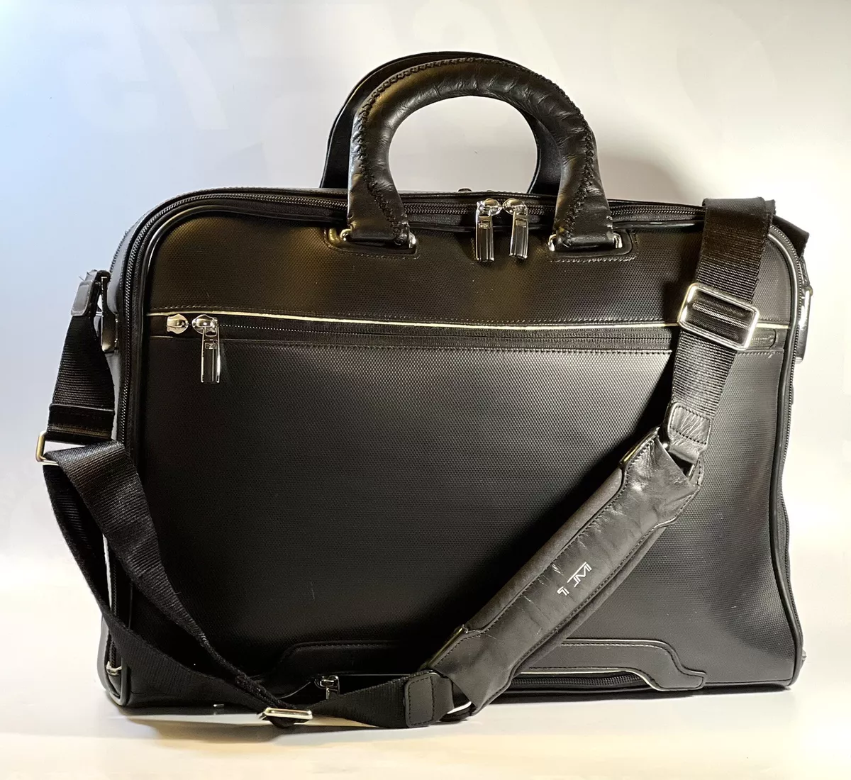 Tumi Briefcase Shoulder Bag Black Laptop Business Luggage 2 Way # 95611D EUC